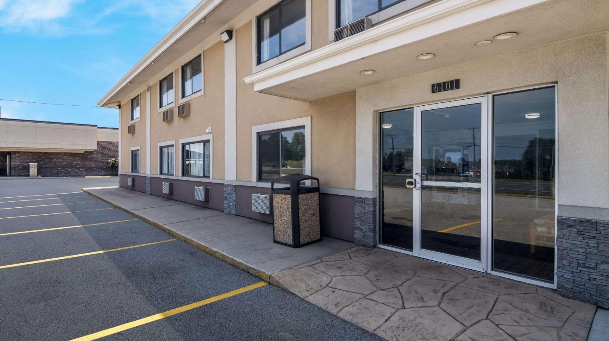 Econo Lodge Portage Extérieur photo